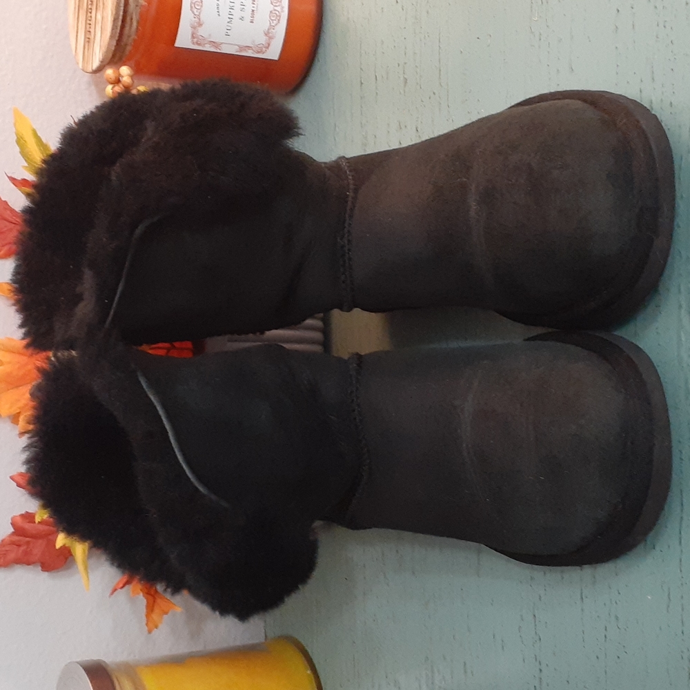 UGG BOOTS SZ 6
